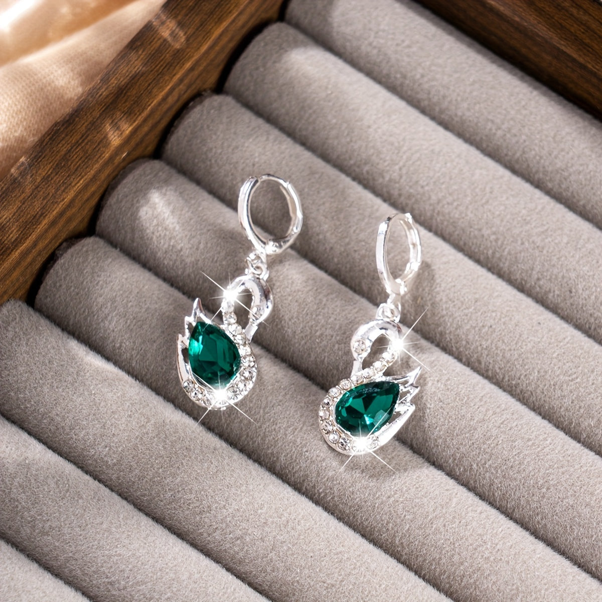 Elegant Vintage Swan Rhinestone Earrings