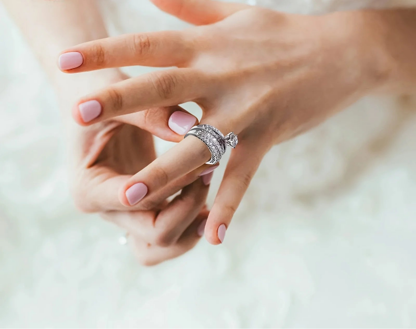 Elegant 925 Silver Vintage White Gold Plated Ring Set