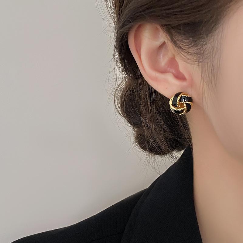 Women's Retro Earrings Simple And Versatile Accessories - Infinity Beautiful Boutique