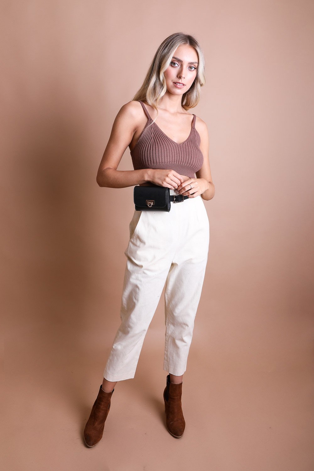 Infinity Beautiful Mini Faux Leather Belt Bag – Chic with Gold Link Chain