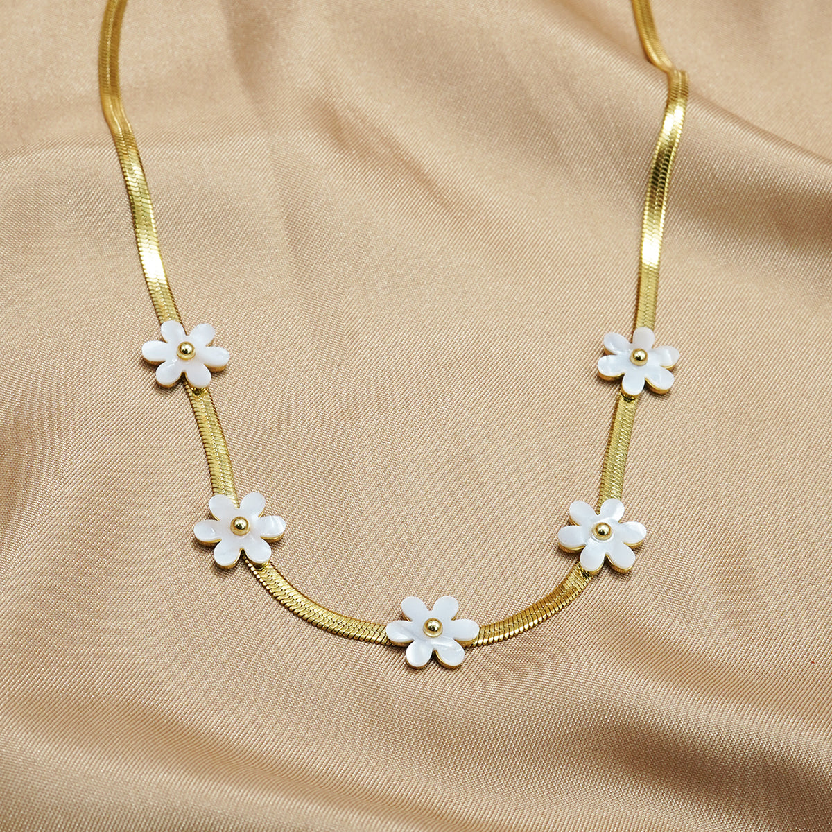 18K Gold-Plated Bohemian Floral Necklace – Stainless Steel White Blossom Charm