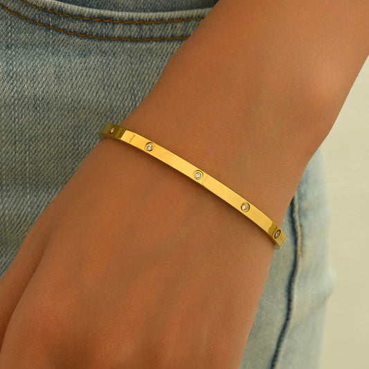 Lxalry 18K Gold Plated Stainless Steel Minimalist Bracelet Hypoallergenic Circle Rhinestone Jewelry  Secure Inlay Tarnish Free Design Skin Safe Luxury Gift For Her Golden Hour Glow, Everyday Wear A - Infinity Beautiful Boutique