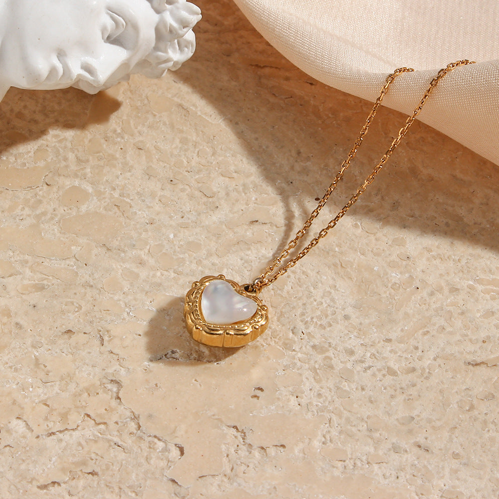 Luxury Love Light Pendant Necklace – Vintage Shell Design in 18K Gold-Plated Stainless Steel
