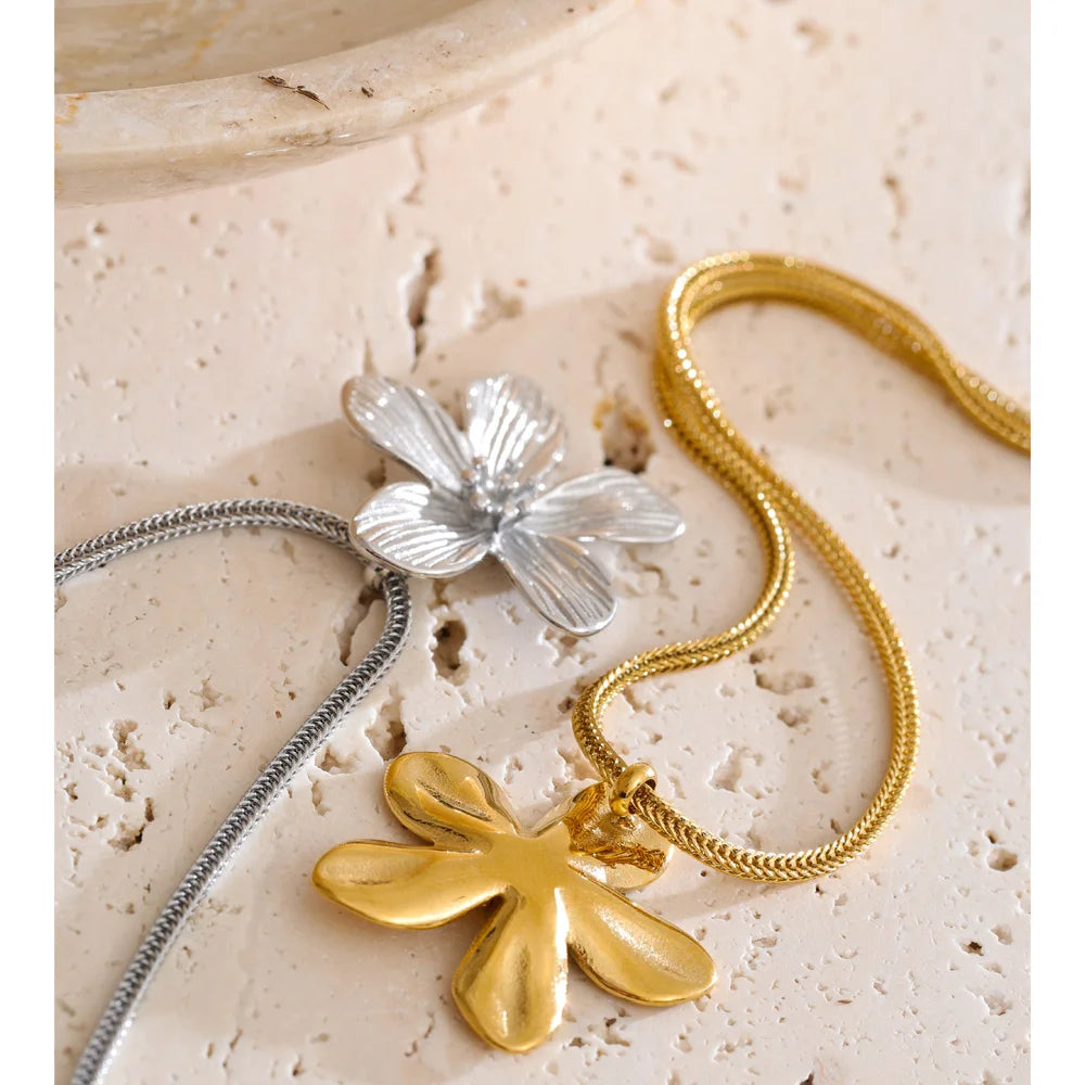 Gold Plated Flower Pendant Necklace Stainless Steel