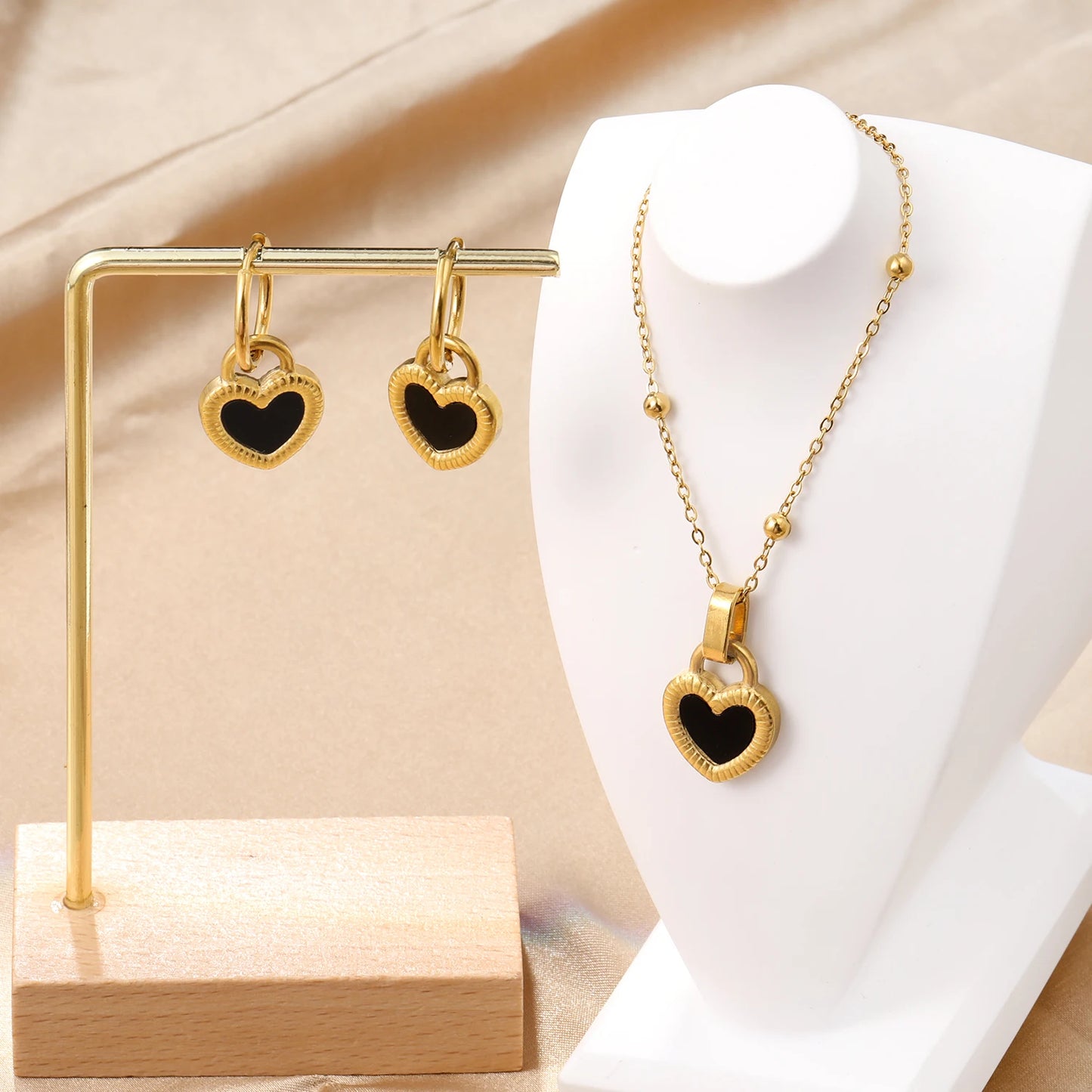 Black Shell Heart Jewelry Set