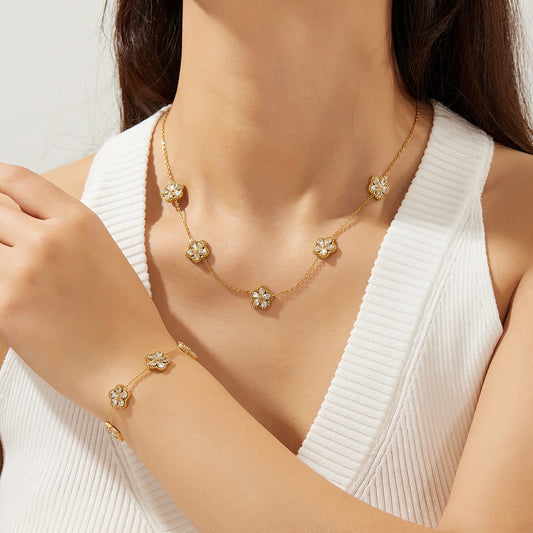 Vintage Style Flower Jewelry Set Gold