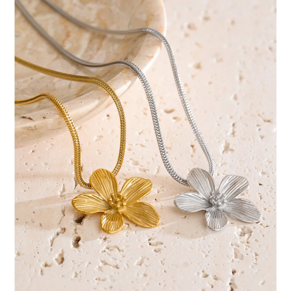 Gold Plated Flower Pendant Necklace Stainless Steel
