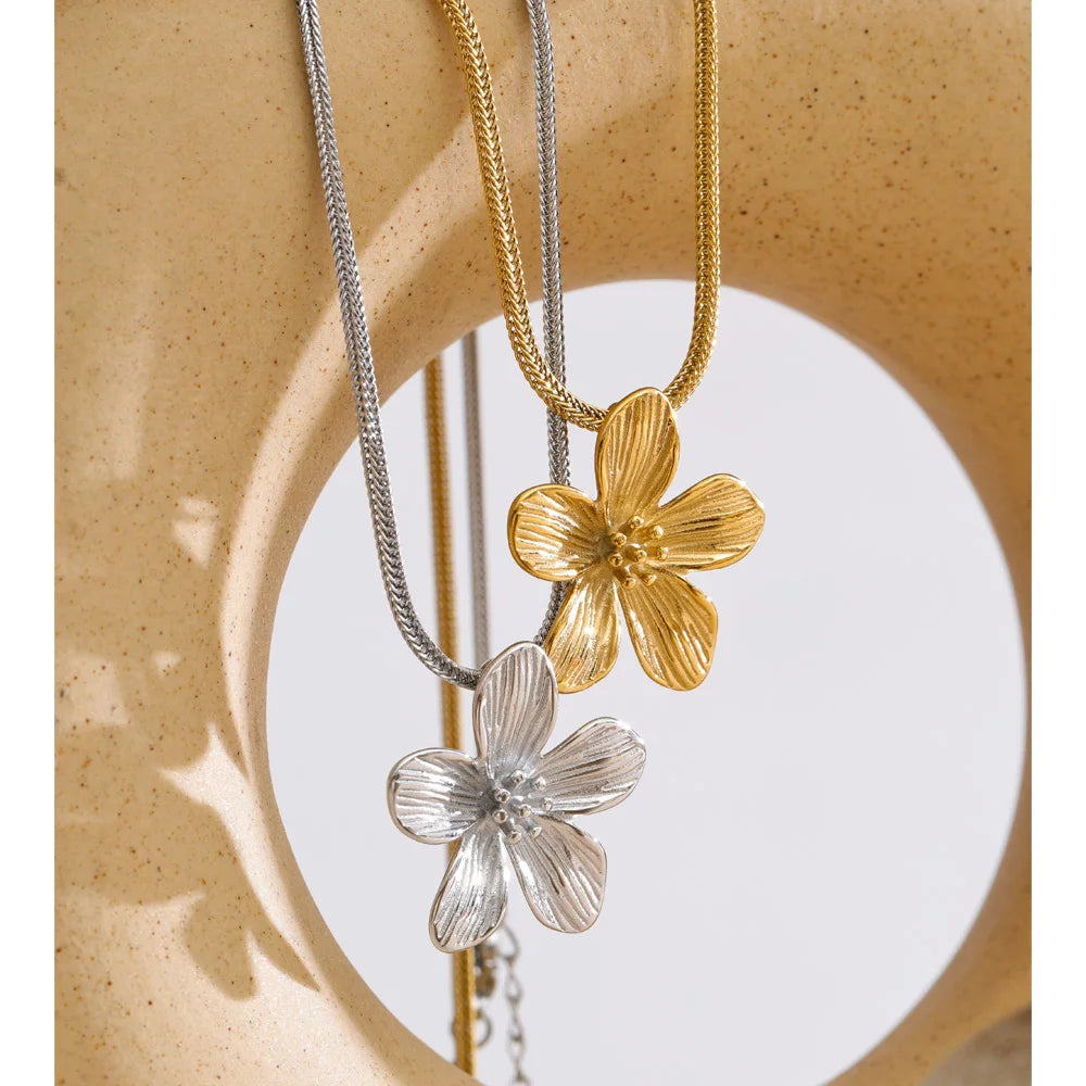 Gold Plated Flower Pendant Necklace Stainless Steel