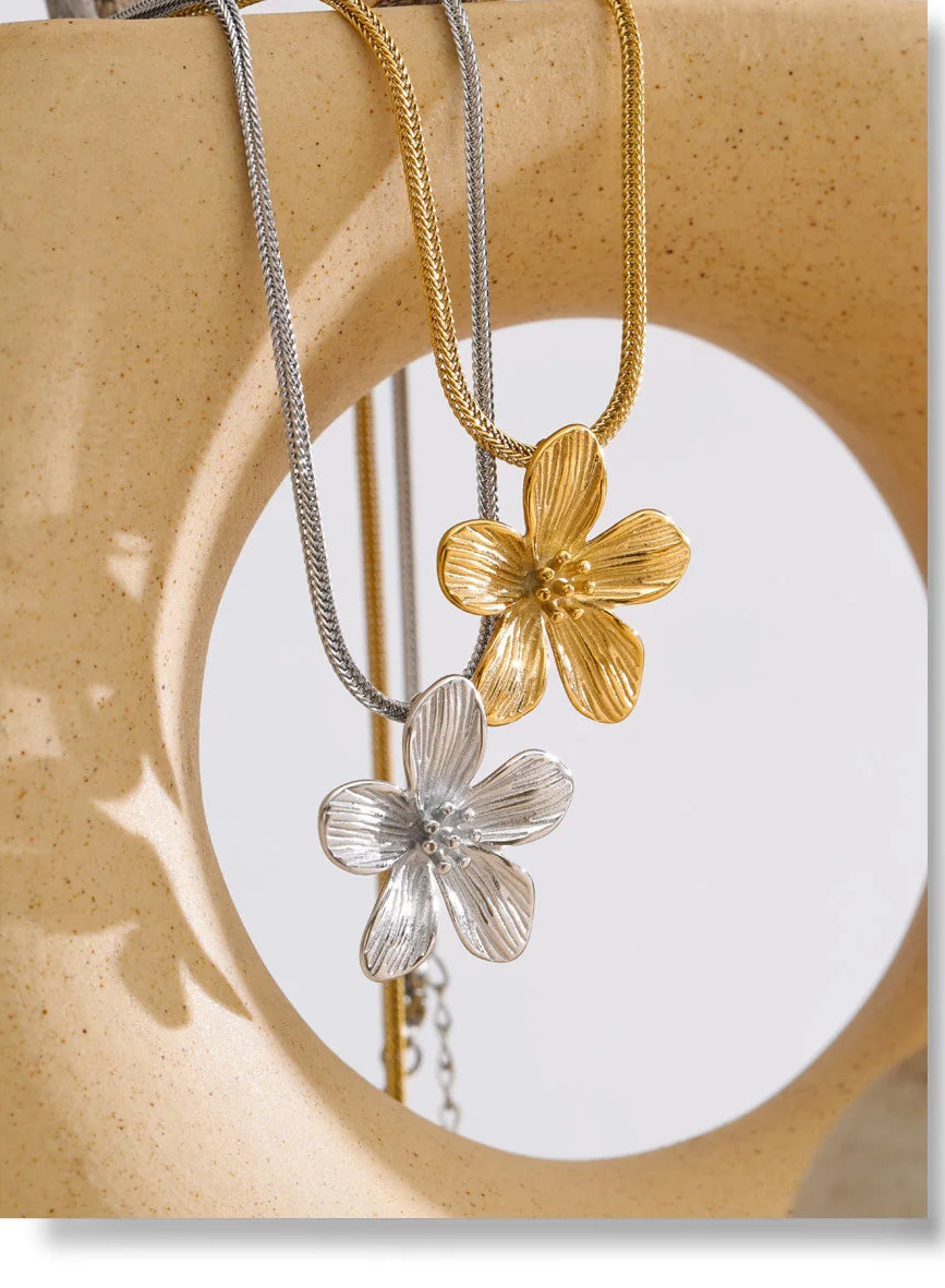 Gold Plated Flower Pendant Necklace Stainless Steel