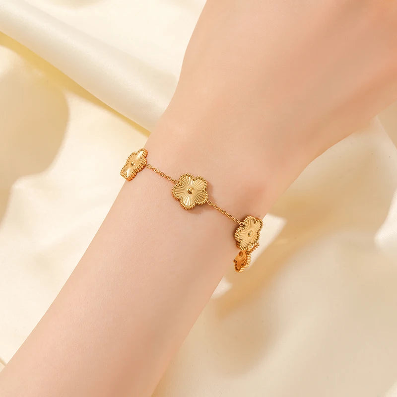18K Gold Plated Clover Jewelry Set – Necklace, Bracelet & Earrings