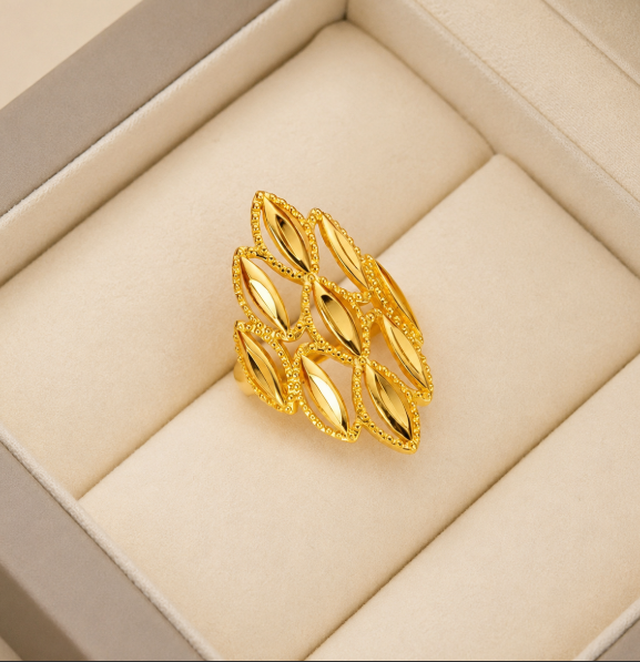 18K Gold Vintage Large Ring