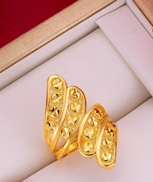 18K Gold Vintage Large Ring