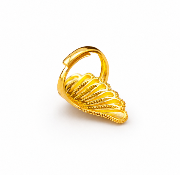 18K Gold Vintage Large Ring