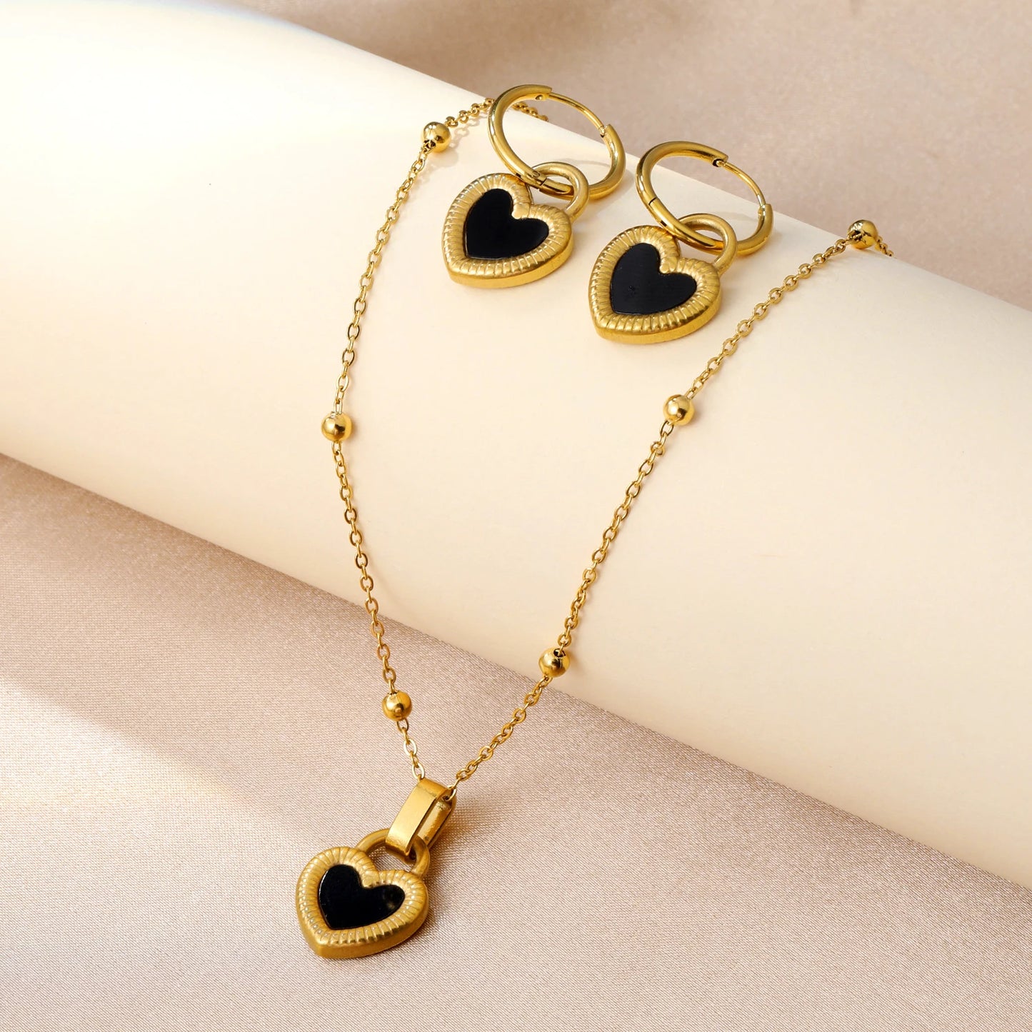 Black Shell Heart Jewelry Set