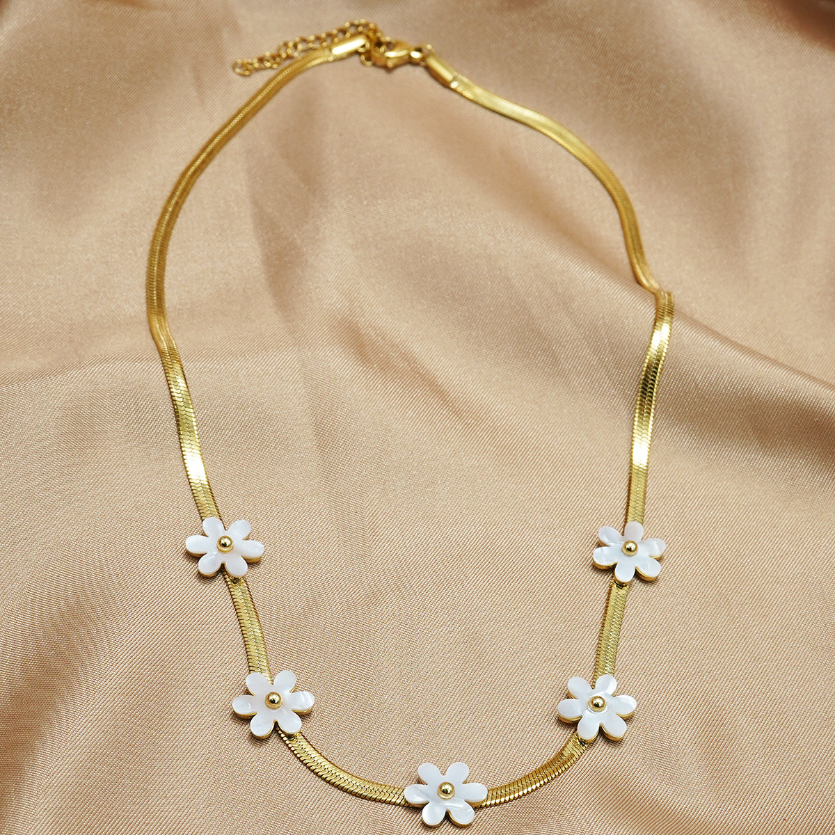 18K Gold-Plated Bohemian Floral Necklace – Stainless Steel White Blossom Charm