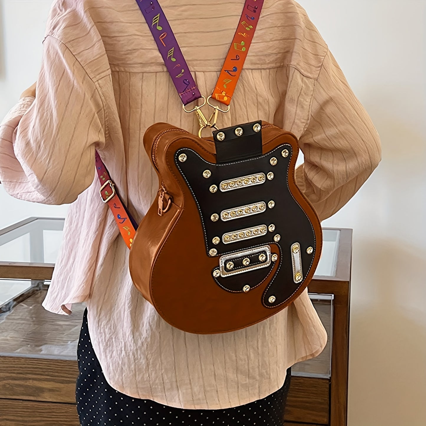 Guitar-Shaped Crossbody Bag – Trendy Musical Instrument Purse for Music Lovers