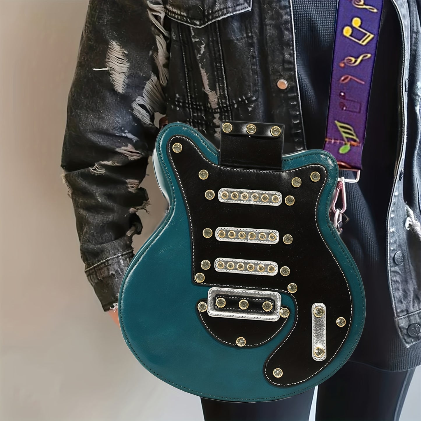 Guitar-Shaped Crossbody Bag – Trendy Musical Instrument Purse for Music Lovers