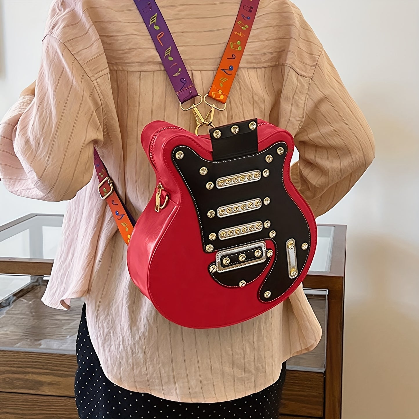 Guitar-Shaped Crossbody Bag – Trendy Musical Instrument Purse for Music Lovers