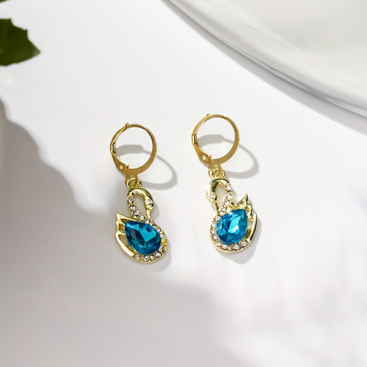 Elegant Vintage Swan Rhinestone Earrings